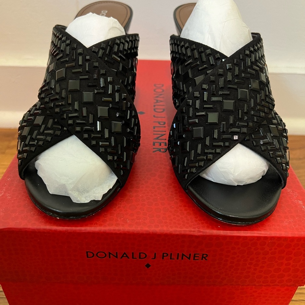Donald Pliner Black Suede Heels 7.5